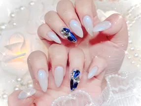 Vogusty's nail 4